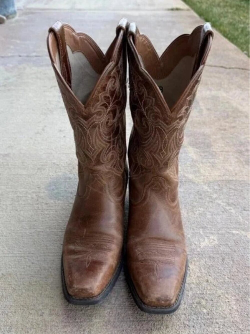 Ariat Round Up Wide Square Toe Western Boot